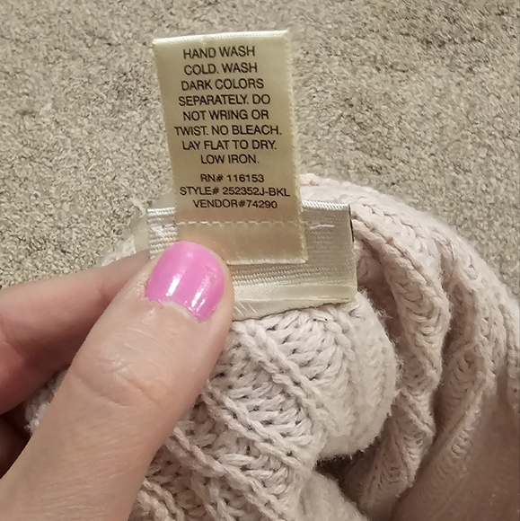 Sweater - Picture 4 of 4